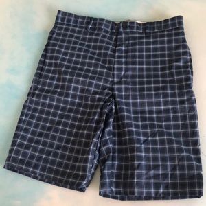 GREG NORMAN Golf Shorts Size 32 Blue Plaid 10 in